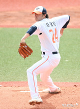 화이트 '굳게 다문 입술'[포토]