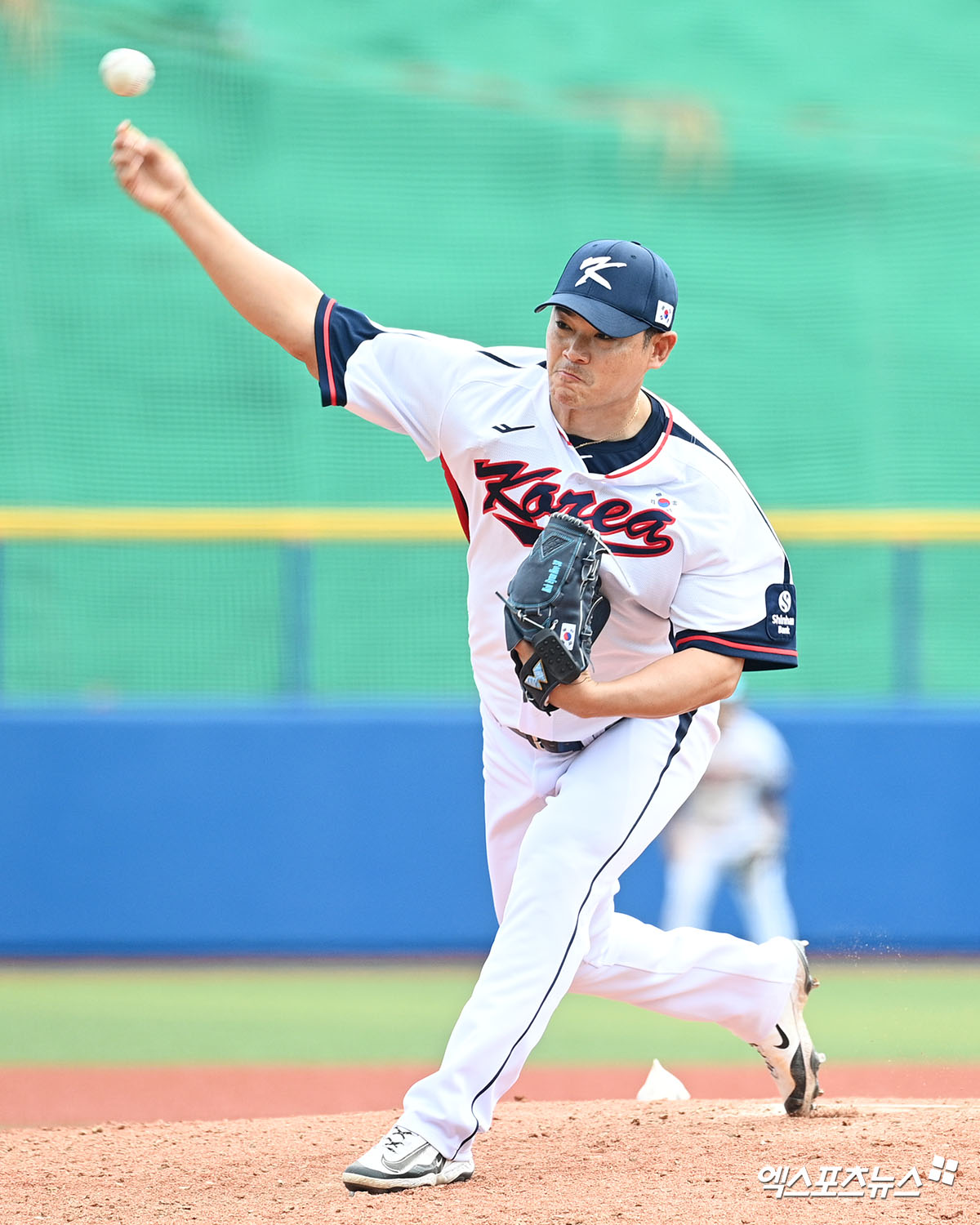 2026 WBC에 출전하는 국가대표팀 투수 노경은이 24일 일본 오키나와 가네다 구장에서 열린 KIA 타이거즈와의 연습경기에서 1이닝 무실점을 기록했다. 사진 고아라 기자