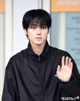 에이티즈 우영 '인사 전하며 출국'[엑's HD포토]