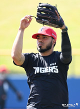 해럴드 카스트로 '슬슬 풀어볼까[포토]