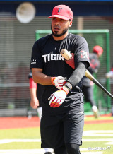 해럴드 카스트로 '타격 훈련 가볼까'[포토]