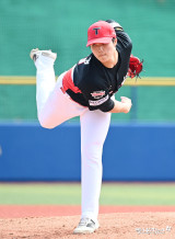 김태형 '매서운 눈빛'[포토]