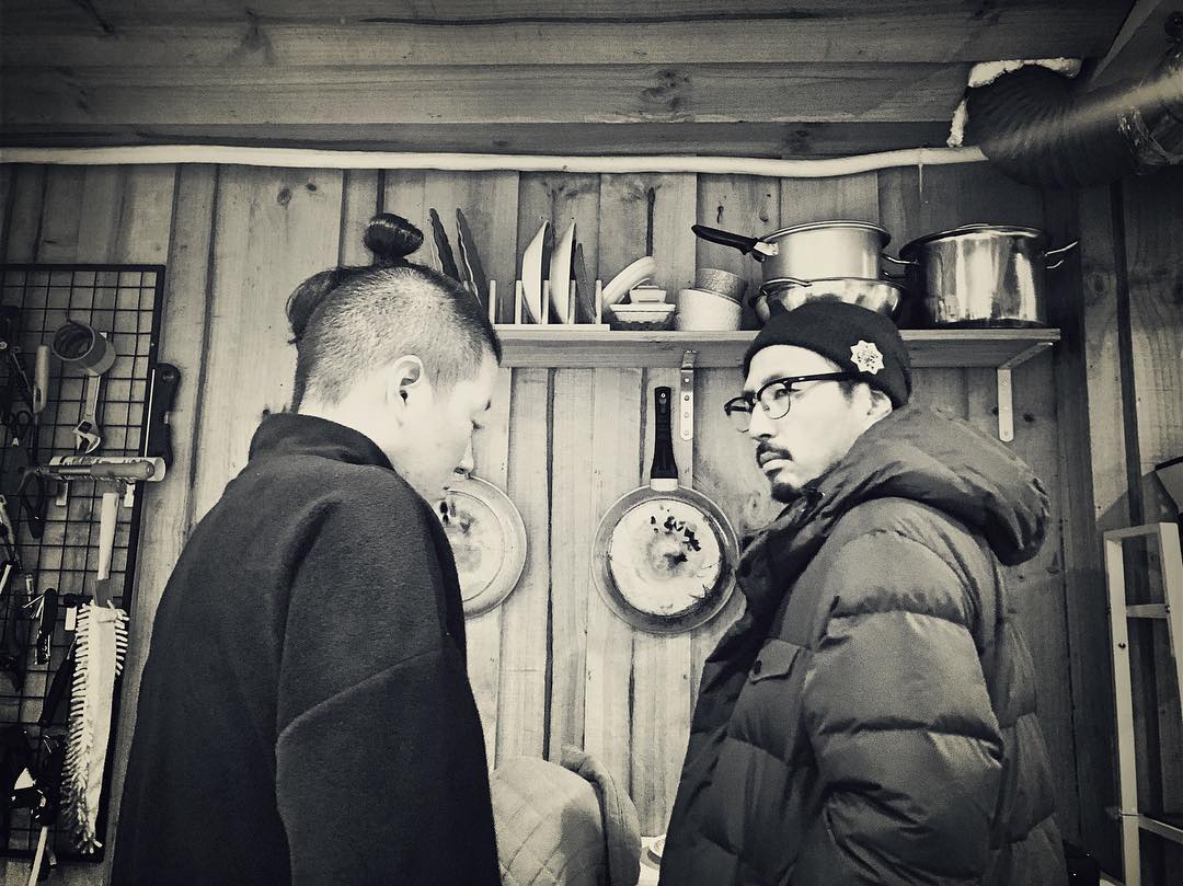 아티슨 비츠(좌측), 에이제이 SNS