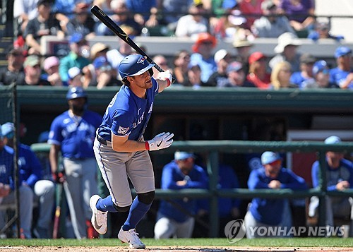 KBO리그 한화 이글스 출신 우완 투수 코디 폰세(토론토 블루제이스)가 깔끔한 투구로 '미국 복귀 신고식'을 치렀다. 2026 미국 메이저리그(MLB) 시범경기 디트로이트 타이거스와의 경기에서 토론토 선발로 마운드에 오른 폰세의 기록은 1이닝 무피안타 무사사구 2탈삼진 '퍼펙트'. 그러나 숫자보다 더 눈에 띈 건 내용이었다. 사진 연합뉴스