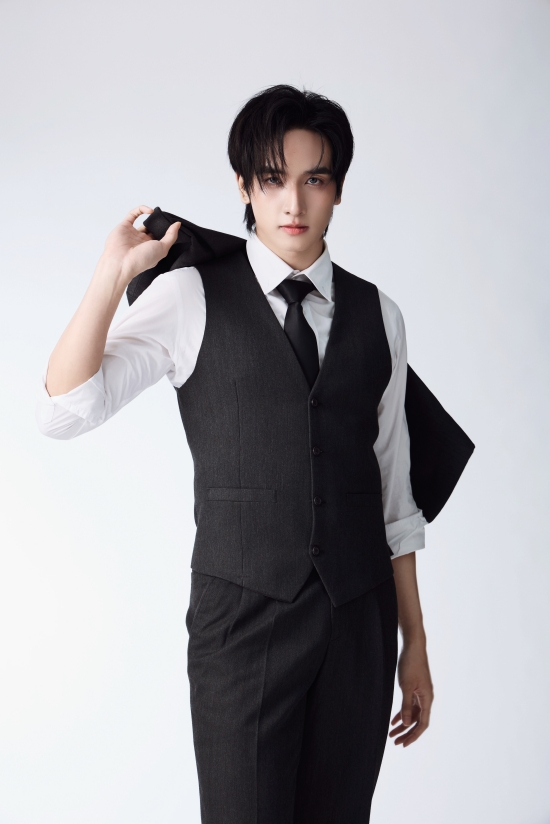 글로벌 숏폼 판타지 로맨스 드라마 '악숏폼 드라마 '악마의 키스'에 캐스팅 된 태국 배우 콩탑 픽(Kongthap Peak)