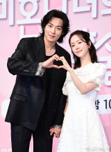 한지민 옆 테리우스 누구?…'장나라 연하남' 이기택, 삼각관계 주인공 됐다 [엑's PICK]