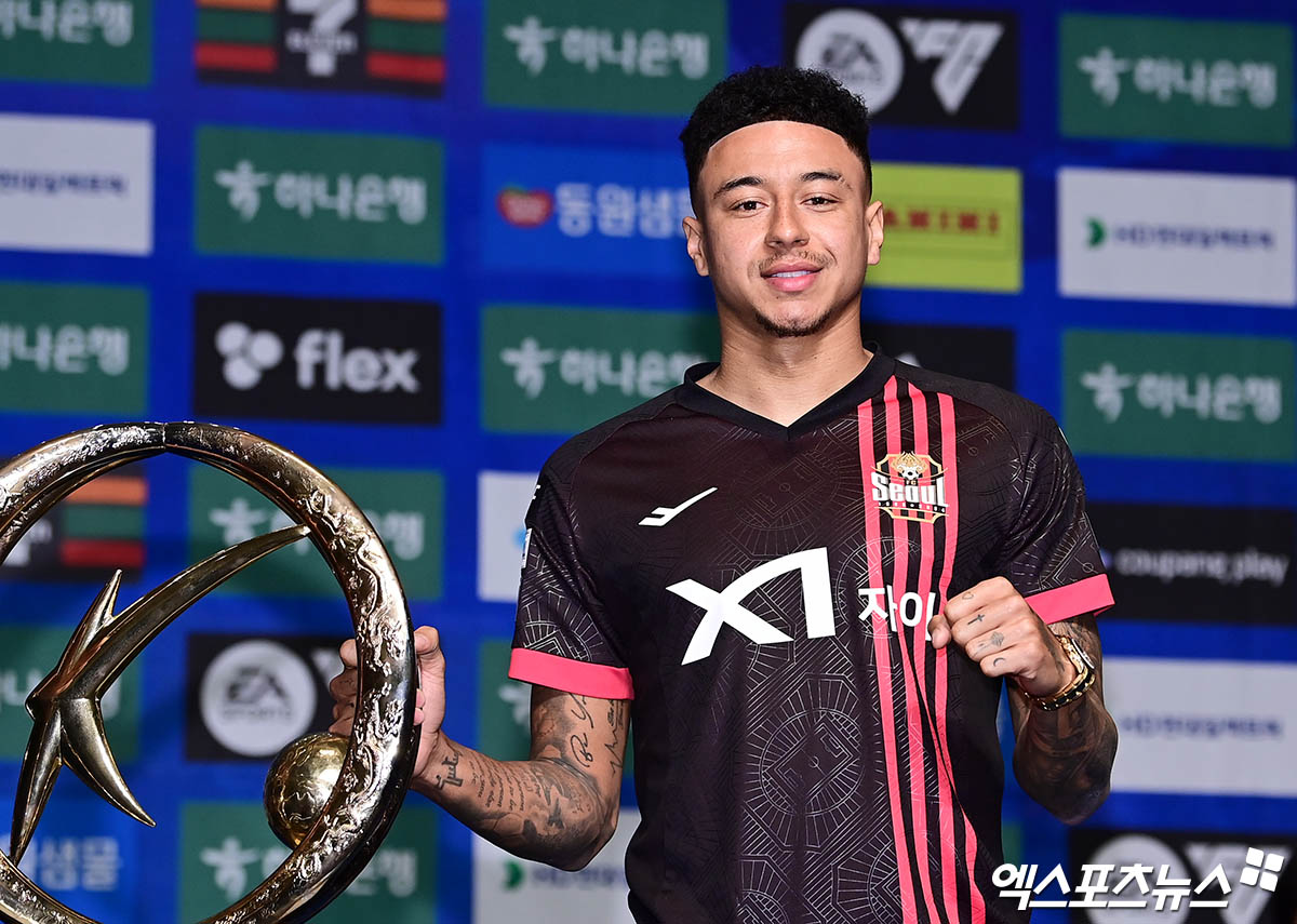  K리그 FC서울에서 활약한 후 자유계약(FA) 신분으로 떠난 잉글랜드 국가대표 출신 미드필더 제시 린가드가 길었던 무적 생활을 청산하고 브라질로 향할 것으로 보인다. 잉글리시 프리미어리그(EPL)에서 한국 K리그로 향했던 파격 행보에 이어 이번에는 브라질에서 새로운 도전을 시작할 전망이다. 엑스포츠뉴스DB