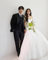 신지♥문원, 웨딩 촬영 중 결혼 들통→"굳은 얼굴" 맞아?…웃음꽃 활짝 '비주얼 부부' [엑's 이슈]