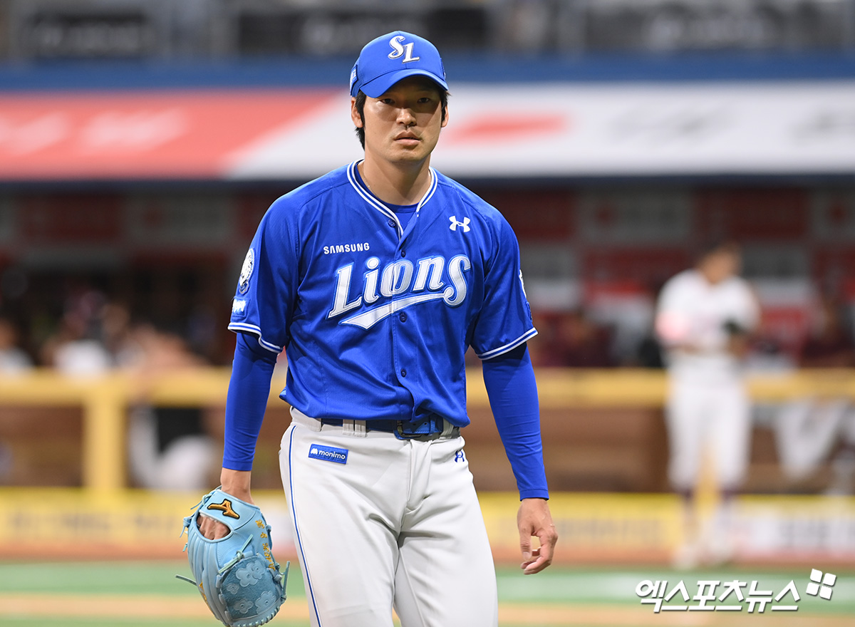 선발 자원 맷 매닝, 원태인의 연속 이탈로 고민에 빠진 삼성 라이온즈에 희소식이 전해졌다. 박진만 삼성 감독은 지난 28일 요미우리 자이언츠와의 연습경기를 앞두고 '최지광은 3월 캠프 막바지부터 연습경기에 들어올 계획이다. 나머지 김무신, 이재희 선수도 순조롭게 재활하고 있다. 백정현은 엊그제 가벼운 라이브 피칭 형식으로 투구했고, 상태가 좋다. 순조롭게 계획대로 잘 재활하고 있다'고 전했다. 엑스포츠뉴스 DB