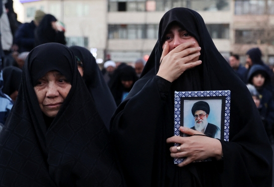 이란에 대한 미국과 이스라엘의 합동 공습 24시간이 되지 않아 이란 최고지도자 아야톨라 세예드 알리 하메네이가 사망한 가운데, 스포츠계도 혼란을 겪고 있다. 특히 오는 6월 캐나다와 미국, 멕시코가 공동개최하는 2026 국제축구연맹(FIFA) 월드컵에 이란이 참가 예정이어서 시선이 쏠리는 중이다. 이란은 불참할 가능성을 알리고 있다. 1일 스페인 유력 매체 마르카에 따르면, 메흐디 타즈 이란축구협회 회장은 이란 국영 방송을 통해 '미국의 공격으로 인해 월드컵 참가를 기대하긴 어려울 것 같다. 최종 결정은 대회 관계자들이 내려야 한다'고 밝혔다. 연합뉴스