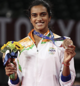 [이란 최고지도자 폭사] 올림픽 메달리스트 P.V 신두, 두바이 공항 폐쇄+전영 오픈 배드민턴 불참 위기…오도가도 못하고 있다