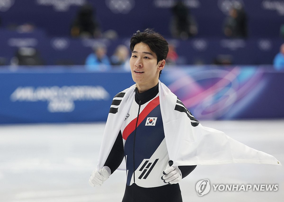 한국 쇼트트랙 국가대표 황대헌(강원도청)이 자신을 둘러싼 각종 구설수와 논란에 대해 직접 입장을 밝히겠다고 예고한 가운데 대표팀 동료 심석희의 소신 행동이 눈에 띈다. 심석희는 그간 빙상계의 여러 풍파 속에서도 자신만의 길을 걸어온 선수인 만큼, 황대헌의 결단에 공감을 표하며 힘을 실어주는 행동은 소신 있는 지지로 받아들여진다. 연합뉴스