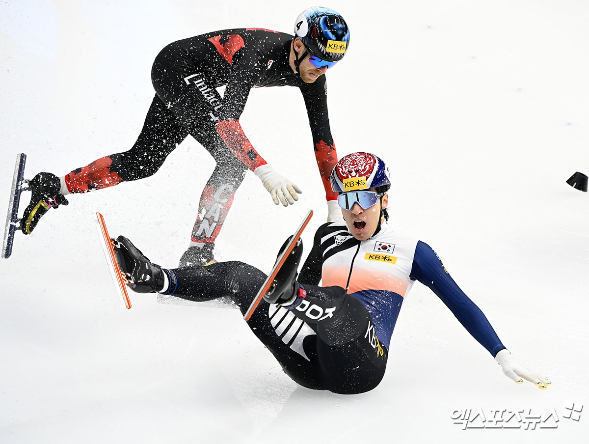 한국 쇼트트랙 국가대표 황대헌(강원도청)이 자신을 둘러싼 각종 구설수와 논란에 대해 직접 입장을 밝히겠다고 예고한 가운데 대표팀 동료 심석희의 소신 행동이 눈에 띈다. 심석희는 그간 빙상계의 여러 풍파 속에서도 자신만의 길을 걸어온 선수인 만큼, 황대헌의 결단에 공감을 표하며 힘을 실어주는 행동은 소신 있는 지지로 받아들여진다. 엑스포츠뉴스DB