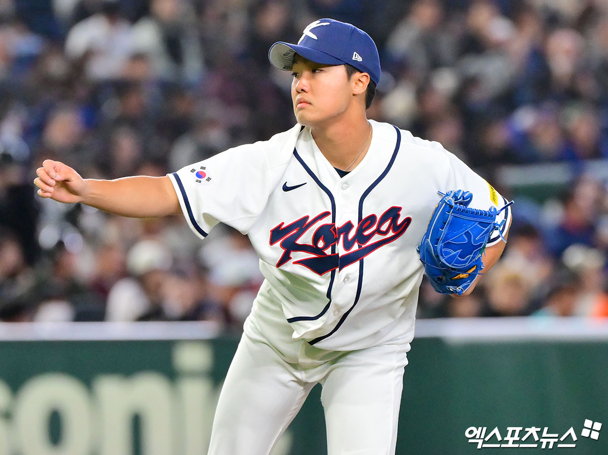5일 오후 일본 도쿄돔에서 열린 2026 월드베이스볼클래식(WBC) C조 체코와 대한민국의 경기, 5회초 한국 정우주가 공을 힘차게 던지고 있다. 도쿄, 김한준 기자