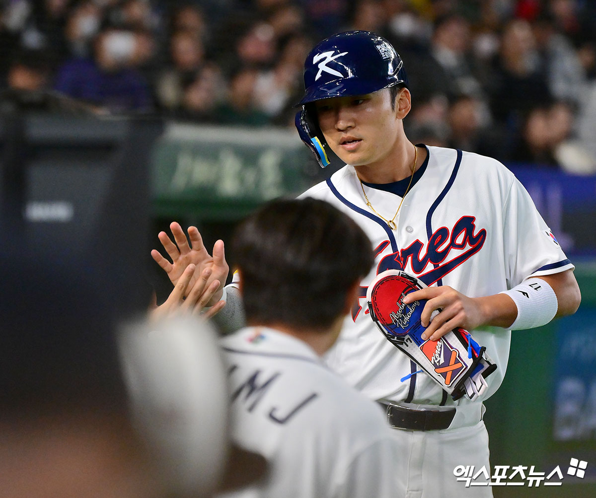 5일 오후 일본 도쿄돔에서 열린 2026 월드베이스볼클래식(WBC) C조 체코와 한국의 경기, 7회말 무사 2루 한국 박해민이 문보경의 1타점 적시타때 득점에 성공하고 있다. 도쿄, 김한준 기자
