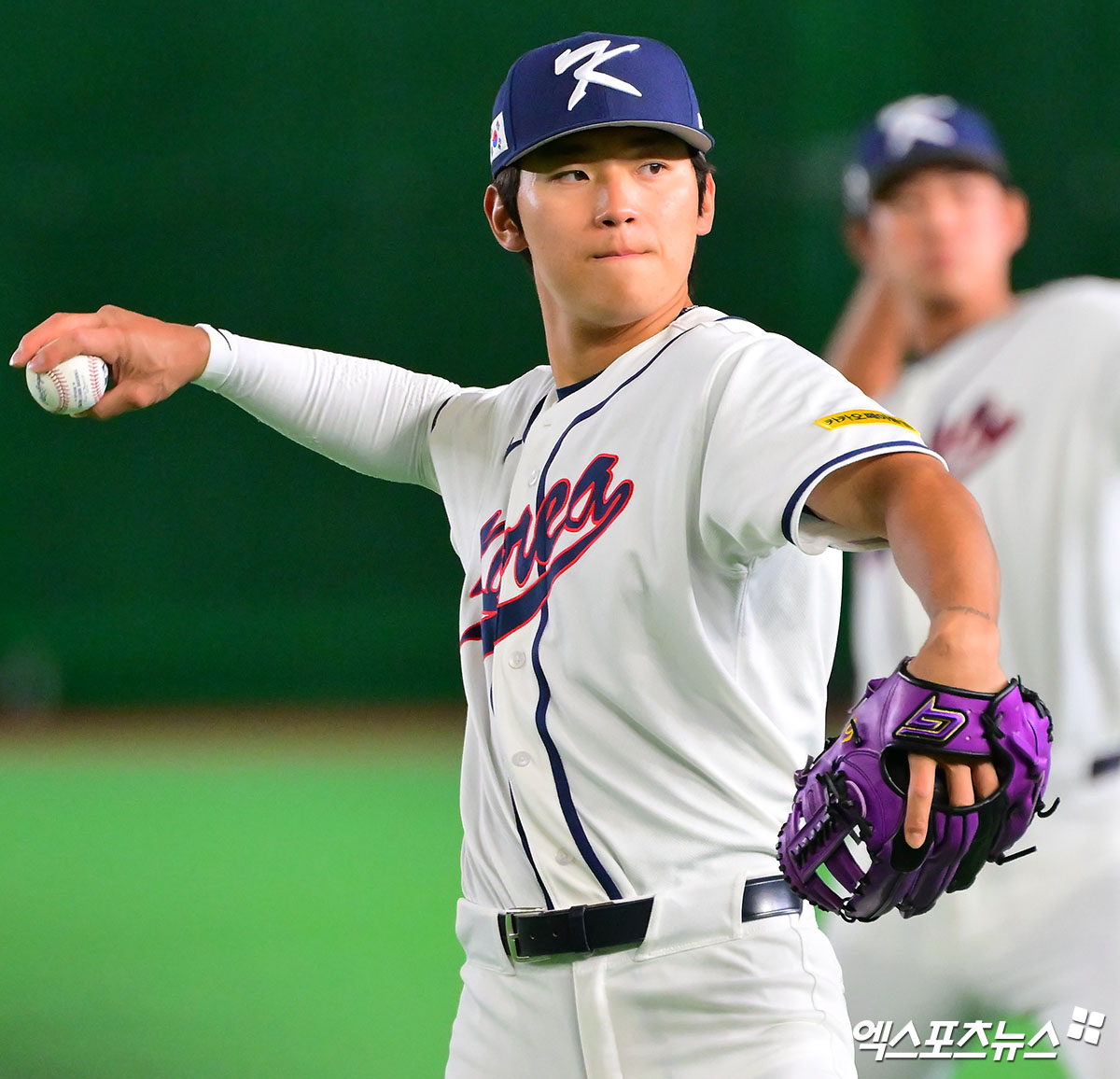 8일 오후 일본 도쿄돔에서 2026 월드베이스볼클래식(WBC) 한국 대표팀 공식 훈련이 진행됐다.  한국 김도영이 캐치볼을 하고 있다. 도쿄, 김한준 기자