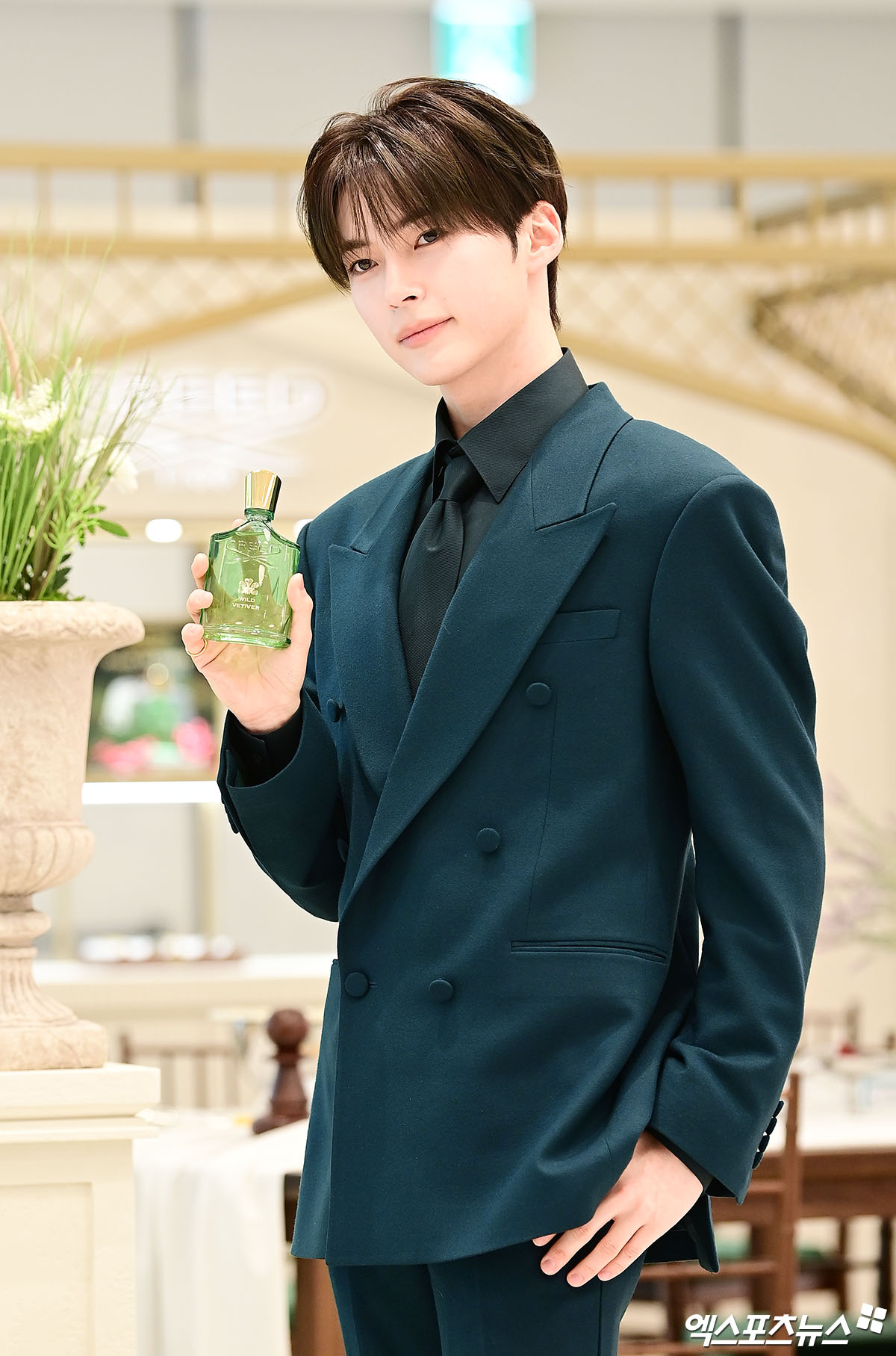 잘생겼다는 말도 부족해