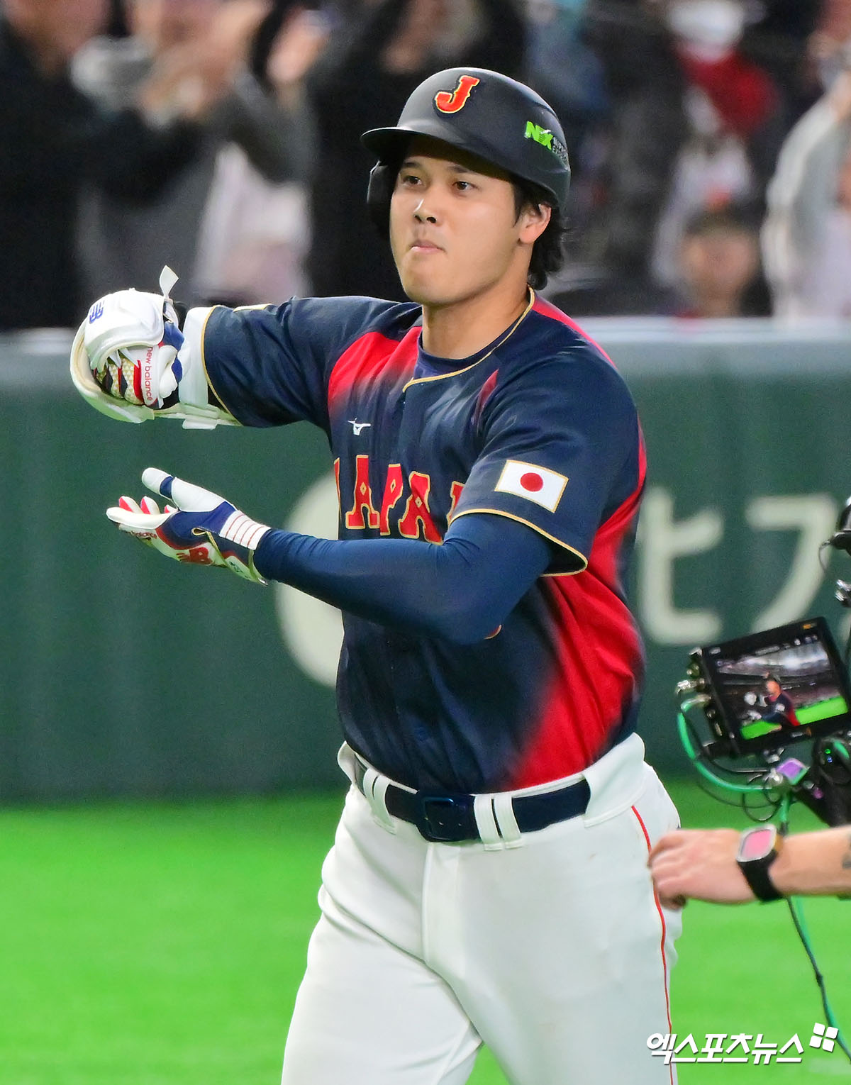 6일 오후 일본 도쿄돔에서 열린 2026 월드베이스볼클래식(WBC) C조 대만과 일본의 경기, 2회초 1사 만루 일본 오타니가 만루 홈런을 날린 후 기뻐하고 있다. 도쿄, 김한준 기자