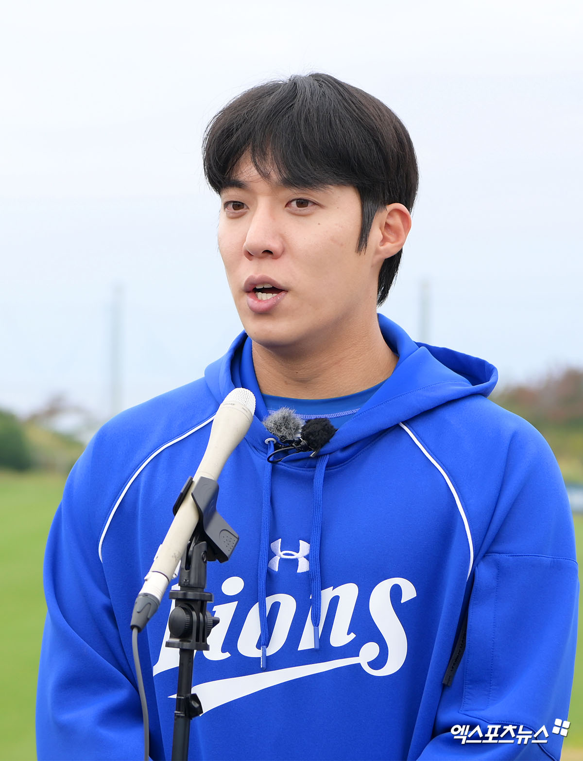 삼성 라이온즈 우완투수 원태인이 서울 청담 리온정형외과에서 재검진을 받은 결과 팔꿈치 손상 부위가 90% 이상 회복됐다는 소견이 나왔다. 오는 8일부터 캐치볼 훈련이 가능하다. 상태에 따라 단계별 투구 프로그램(ITP)을 진행할 예정이다. 엑스포츠뉴스 DB