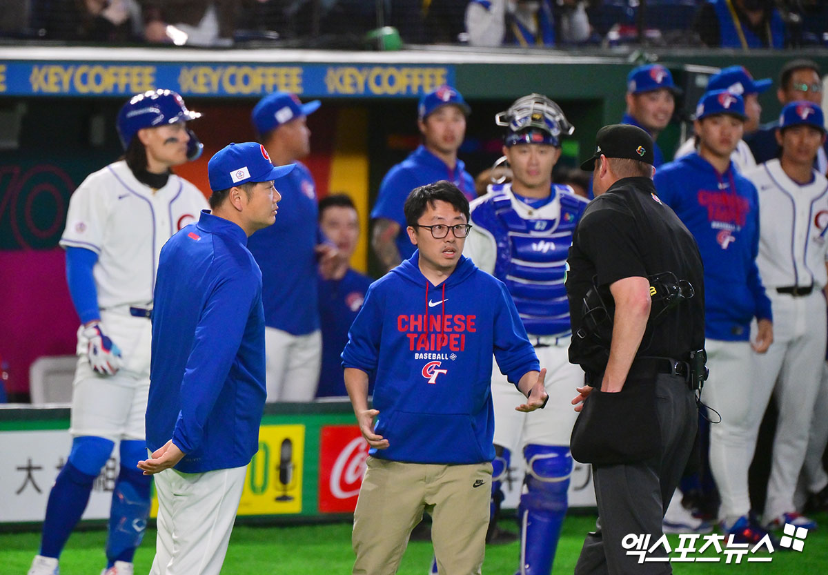 2026 월드베이스볼클래식(WBC) 일본 야구대표팀이 초호화 메이저리거 군단을 앞세운 막강한 공격력으로 대만 야구대표팀를 7회 콜드게임 승리로 꺾었다. 운명의 한일전을 앞둔 한국 야구대표팀 마운드에도 큰 압박을 줄 만한 일본 초호화 타선의 화력이었다. 일본은 6일 일본 도쿄돔에서 2026 WBC C조 첫 경기 대만전을 치러 13-0으로 승리했다. 대만은 전날 호주전에 이어 16이닝 연속 무득점 아래 굴욕패를 당했다. 간판스타 오타니 쇼헤이는 2회 선제 만루포를 터트리는 등 4타수 3안타 5타점 1홈런으로 맹활약했다. 일본은 한국과 7일 오후 7시 격돌한다. 도쿄. 김한준 기자