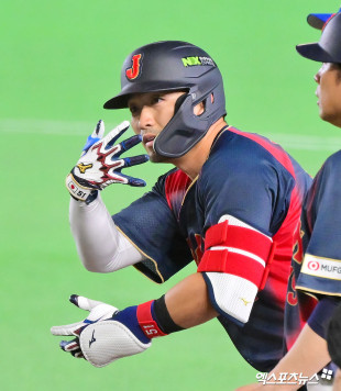 중전안타 날린 스즈키[포토]