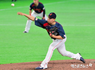 역투하는 후지히라[포토]