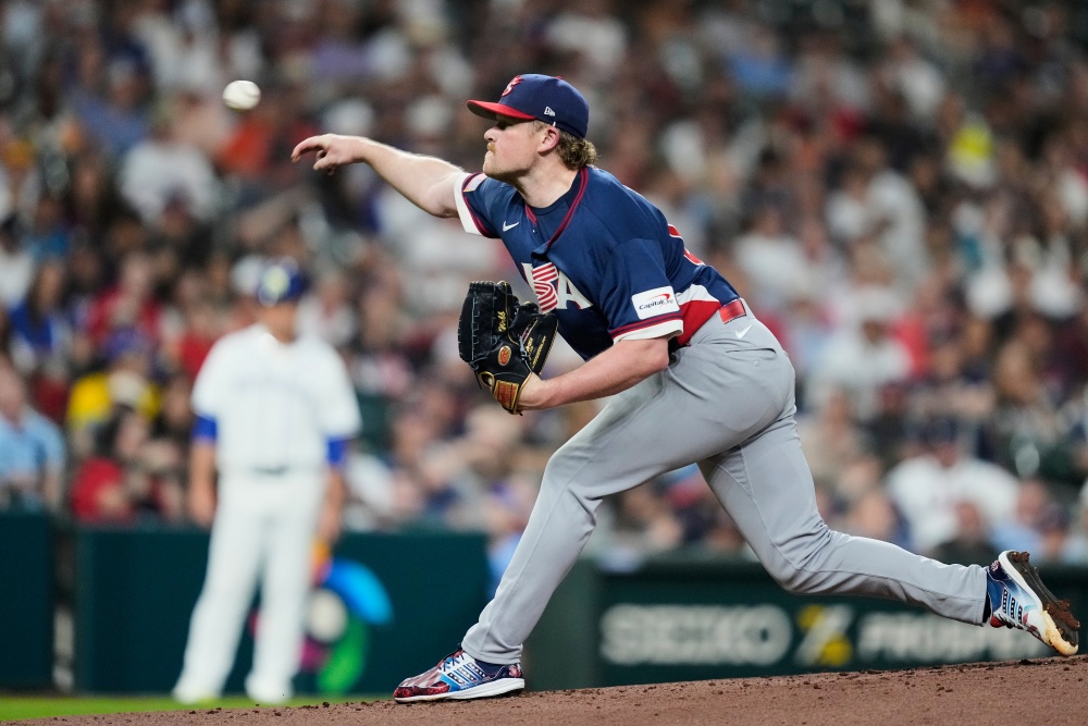 마크 데로사 감독이 이끄는 미국은 7일 미국 텍사스주 휴스턴의 다이킨파크에서 열린 2026 WBC 조별리그 B조 브라질과의 1차전에서 15-5로 승리했다. 마운드에서는 이정후(샌프란시스코 자이언츠)의 팀 동료인 로건 웹이 선발투수로 나와 4이닝 1피안타(1피홈런) 6탈삼진 1실점으로 호투를 펼치면서 승리투수가 됐다. 타선에서는 브라이스 투랑이 6타수 3안타 4타점 1득점으로 활약하며 팀 승리에 기여했다. 로만 앤서니(4타수 2안타 2타점 2볼넷 2득점), 카일 슈와버(4타수 2안타 2타점 2득점)도 팀의 기대에 부응했다. 연합뉴스