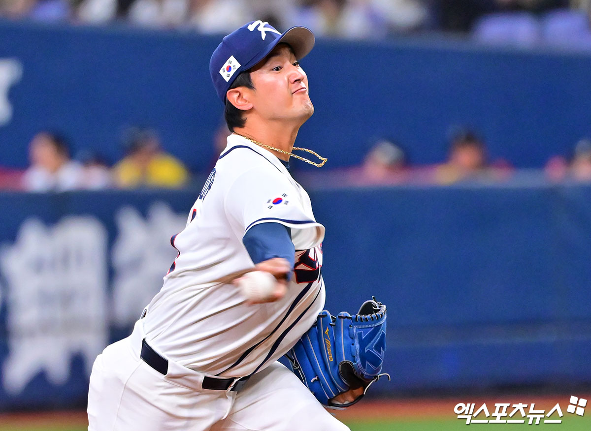 한국은 7일 오후 7시 일본 도쿄돔에서 열리는 WBC 조별리그 2차전에서 김도영(지명타자)~저마이 존스(좌익수)~이정후(중견수)~안현민(우익수)~셰이 위트컴(3루수)~문보경(1루수)~김주원(유격수)~박동원(포수)~김혜성(2루수)으로 이어지는 선발 타순으로 일본 선발 투수 좌완 기쿠치 유세이와 맞붙는다. 류지현 야구대표팀 감독은 '기쿠치는 데이터를 살펴봤는데 피안타율 자체는 좌타자와 우타자 차이가 크지 않았다. 하지만, 하드히트 비율을 보면 우타자가 43%, 좌타자가 35%로 우타가 조금 유리한 지표가 나왔다. 쿠치의 주 구종이 슬라이더라 우타자 쪽이 상대적으로 유리하다고 판단했다'고 했다. 도쿄, 김한준 기자