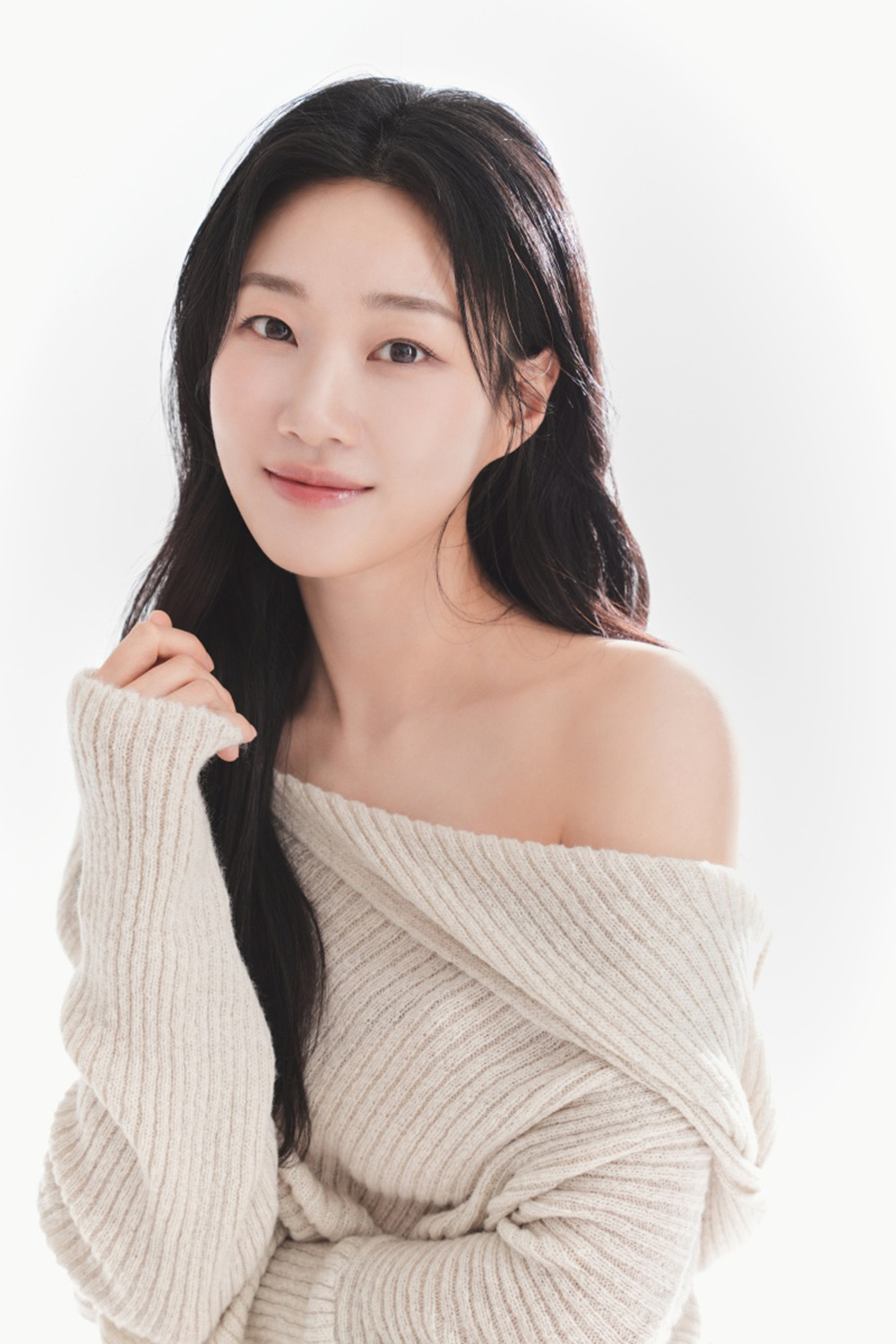 호두앤유, 하윤경