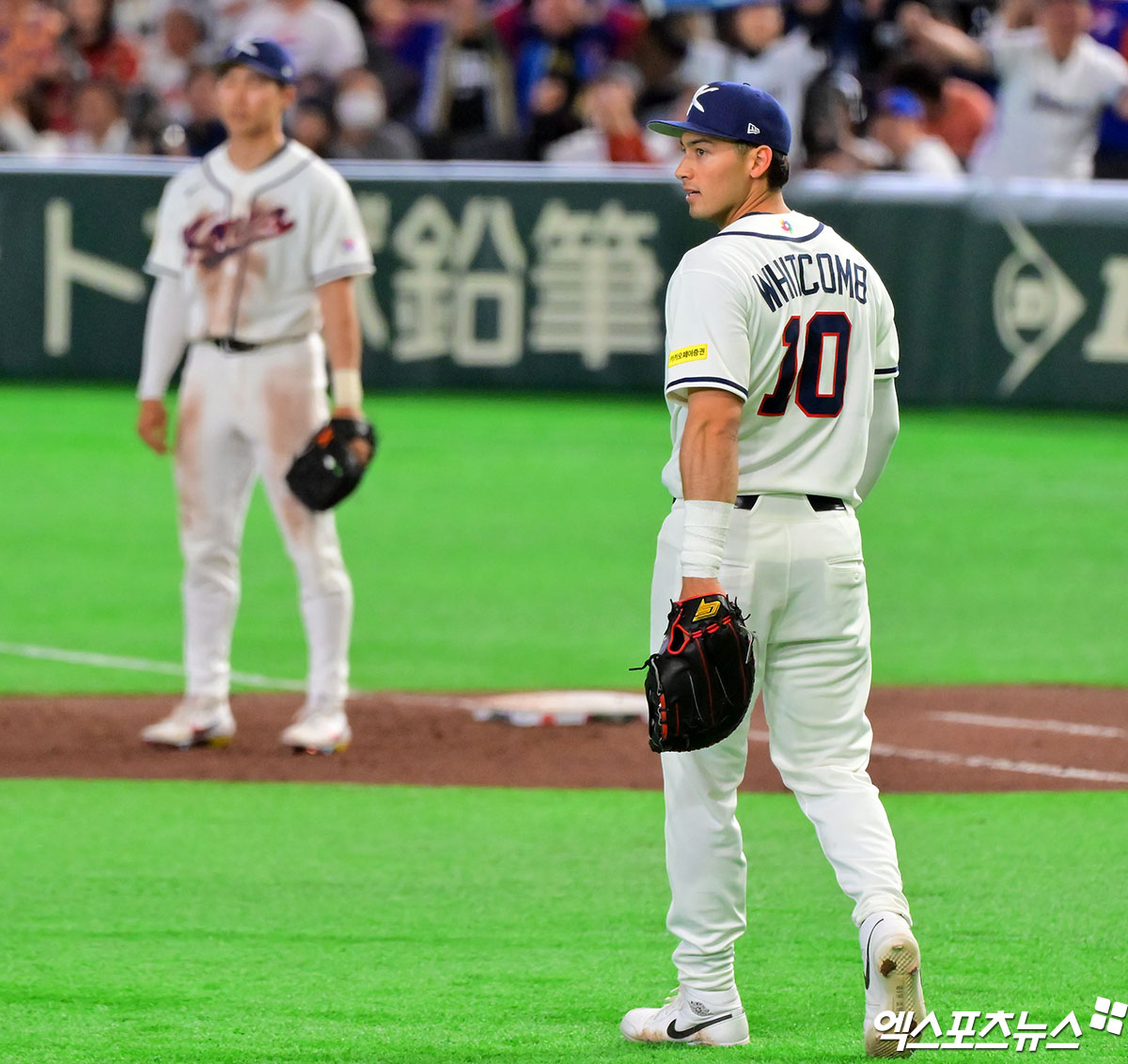 한국 야구가 대만에 덜미를 잡히면서 월드베이스볼클래식(WBC) 8강 진출이 불투명해졌다. 한국은 8일 일본 도쿄돔에서 열린 2026 WBC 조별리그 C조 대만과 경기에서 10회 승부치기 접전 끝에 4-5로 졌다. 1승 2패에 그친 한국은 9일 오후 7시 같은 장소에서 호주(2승)와 조별리그 최종전을 치른다. 만일 호주가 8일 오후 7시 일본(2승)과 경기에서 이기면 한국은 조별리그에서 탈락한다. 호주가 일본에 질 경우, 한국이 9일 호주를 제압하면 한국과 대만, 호주가 2승 2패 동률이 된다. 도쿄, 김한준 기자