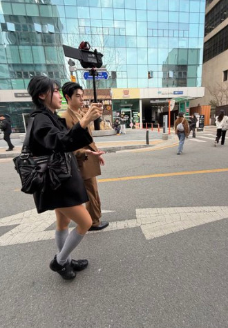 온라인 커뮤니티. 김민지, 송승일