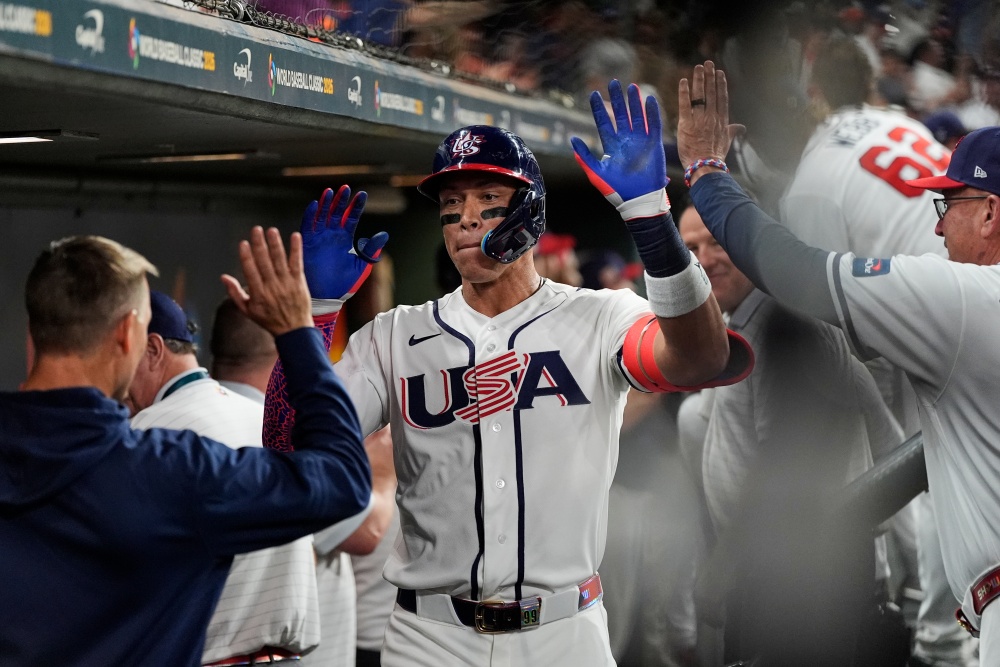 미국 야구대표팀이 10일(한국시간) 미국 텍사스주 휴스턴의 다이킨파크에서 열린 2026 WBC 멕시코와의 B조 조별리그 3차전에서 3-0으로 승리했다. 3번타자 겸 우익수로 선발 출전한 애런 저지는 홈런 1개 포함 3타수 2안타 2타점 2볼넷 1득점을 기록했다. AP 연합뉴스