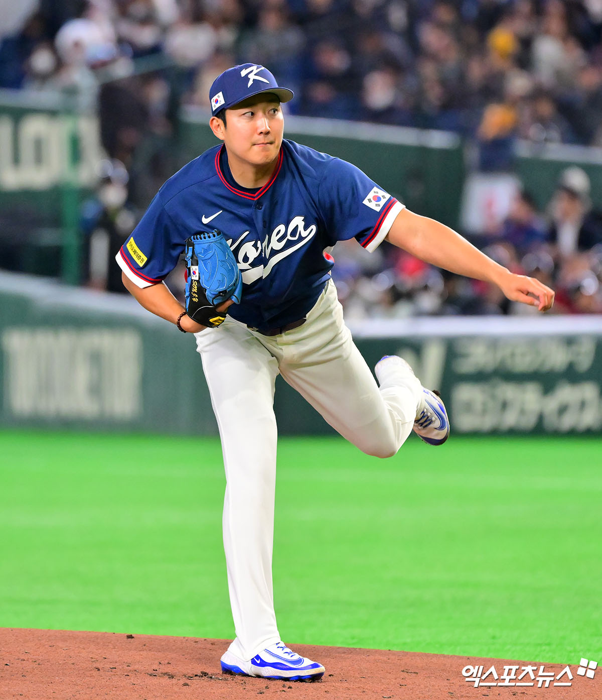 지난 9일 호주와의 2026 WBC 조별리그 C조 4차전에서 선발등판, 1회말을 마친 뒤 팔꿈치 통증을 호소했던 좌완 손주영. 10일 귀국 후 정밀 검진을 진행할 예정이다. 사진 엑스포츠뉴스 DB