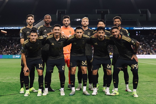 손흥민이 시즌 7호 도움을 올렸으나 득점은 또다시 실패했다. LAFC는 11일(한국시간) 미국 캘리포니아주 로스앤젤레스의 BMO 스타디움에서 열린 LD알라후엘렌세(코스타리카)와의 2026시즌 북중미카리브축구연맹(CONCACAF) 챔피언스컵 16강 1차전 홈 경기에서 1-1로 비겼다. SNS