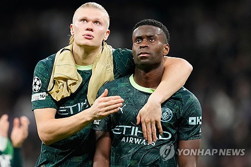 페데리코 발베르데가 해트트릭을 폭발한 레알 마드리드가 맨체스터 시티를 안방에서 완파했다. 알바로 아르벨로아 감독이 이끄는 레알 마드리드는 12일(한국시간) 스페인 마드리드의 산티아고 베르나베우에서 열린 2025-2026시즌 유럽축구연맹(UEFA) 챔피언스리그 16강 1차전 홈 경기에서 맨체스터 시티를 상대로 3-0 완승을 거뒀다. 연합뉴스