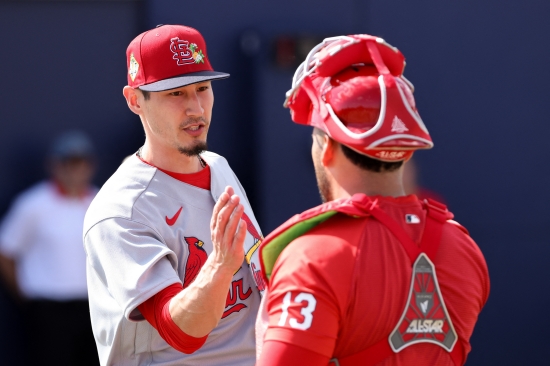2026 WBC 8강전을 앞둔 한국 야구대표팀이 부상으로 이탈한 손주영(LG 트윈스)의 대체 선수 없이 8강 토너먼트에 나선다. 합류할 것으로 보였던 한국계 빅리거 불펜 투수 라일리 오브라이언(세인트루이스 카디널스)의 대표팀 합류는 무산됐다. 류지현 대표팀 감독은 12일 미국 플로리다주 마이애미 FIU 베이스볼 스타디움에서 공식 훈련을 마치고 취재진과 만나 '오브라이언과 1라운드 종료 후 합류 여부를 소통했고, 오늘 연락 받았다. 현재 몸 상태로는 대표팀에 합류하기가 어렵다는 입장을 전해왔다'고 밝혔다. 강속구 투수 오브라이언은 당초 대표팀의 마무리를 거론됐으나 지난 달 중순 불펜 투구 도중 오른쪽 종아리 근육에 통증을 느껴 엔트리에서 제외됐다. 한 달 만에 다시 합류할 기회가 열리는 듯했으나 이뤄지지 않았다. 연합뉴스