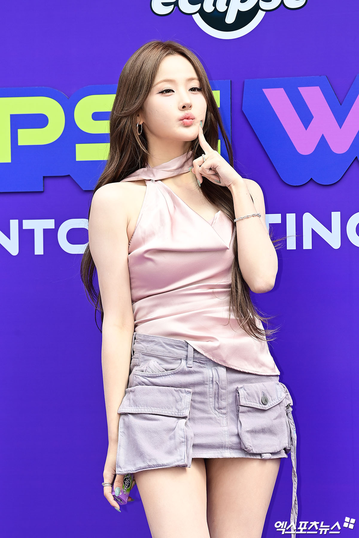 만화 찢고 나왔어