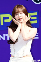 츄 '살짝 드러낸 납작배'[엑's HD포토]