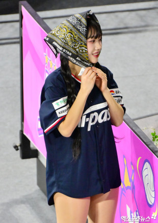 지아영 치어리더 ‘성냥팔이소녀로 변신’[포토]