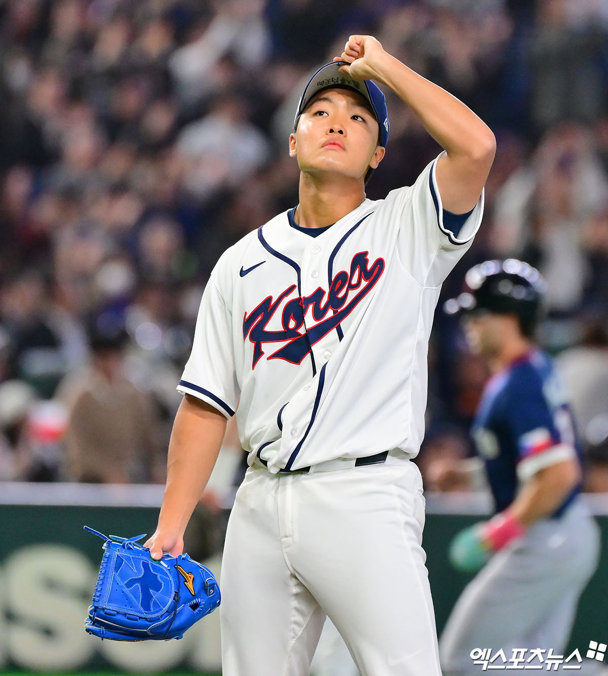 5일 오후 일본 도쿄돔에서 열린 2026 월드베이스볼클래식(WBC) C조 체코와 한국의 경기, 5회초 1사 1,2루 한국 정우주가 체코 바브라에게 스리런 홈런을 허용하고 있다. 엑스포츠뉴스 DB