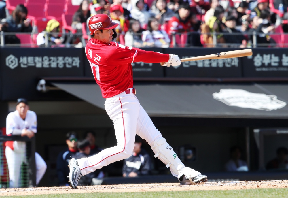 SSG 랜더스 오태곤이 14일 대전 한화생명 볼파크에서 열린 2026 신한 SOL KBO리그 한화 이글스와의 시범경기에서 5번타자 겸 1루수로 선발 출전해 4타수 2안타 1득점을 올렸다. SSG 랜더스