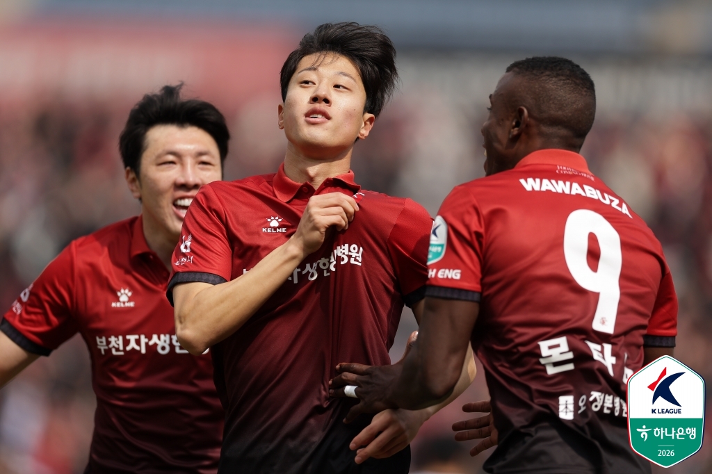부천FC의 돌풍은 세 번째 경기에서 멈췄다. 그러나 이영민 감독은 좌절하지 않았다. 이 감독은 승리, 무승부, 그리고 패배 중 패배 속에서 얻은 것이 가장 많았다며 울산HD와의 경기 결과보다는 과정에 집중했다. 사진 한국프로축구연맹
