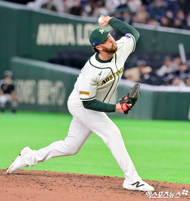 삼성 라이온즈가 외국인 투수 잭 오러클린을 영입했다고 16일 밝혔다. 삼성은 2026시즌 외국인 투수로 선발했던 맷 매닝이 팔꿈치 인대 파열로 출전이 어려워지자 대체 선수를 물색해왔고 이날 오러클린과 6주간 총액 5만달러(약 7400만원) 조건에 계약했다. 2000년생 좌완 오러클린은 키 196cm, 몸무게 101kg 체격 조건을 갖췄으며 미국 메이저리그(MLB)에서 4경기에 등판해 승패 없이 평균 자책점 4.66을 기록했다. 마이너리그에서는 통산 139경기(선발 78경기)에 나와 19승 26패, 평균 자책점 4.33의 성적을 냈다. 오러클린은 2026 월드베이스볼클래식(WBC)에서 호주 국가대표로 출전, 2경기 6⅓이닝 1실점(자책점 0)으로 호투했다. 한국전에서도 3⅓이닝 2피안타 3탈삼진 1볼넷 1실점(비자책) 쾌투를 선보였다. 엑스포츠뉴스DB