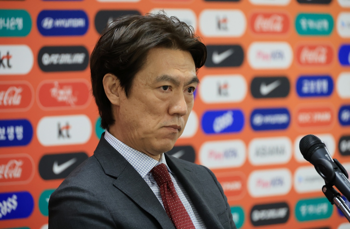 홍명보 감독이 16일 천안시 코리아풋볼파크에서 진행된 명단 발표 기자회견을 통해 오는 3월 열리는 A매치 26인의 대표팀 명단을 발표했다.   홍명보호는 오는 28일 오후 11시 영국 밀턴 케인스에 있는 MK돈스 스타디움에서 코트디부아르 대표팀과 첫 경기를 갖는다. 이어 4월 1일 오전 3시 45분 오스트리아 비엔나로 이동해 에른스트 하펠 스타디온에서 오스트리아와 2차전을 치른다. 연합뉴스