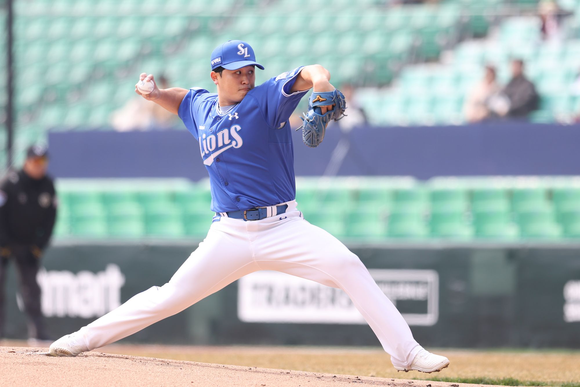삼성 라이온즈 베테랑 우완 최원태가 16일 인천 SSG랜더스필드에서 열린 2026 KBO 시범경기 5차전 SSG와의 경기에 선발등판, 5이닝 무실점으로 호투했다. 사진 삼성 라이온즈