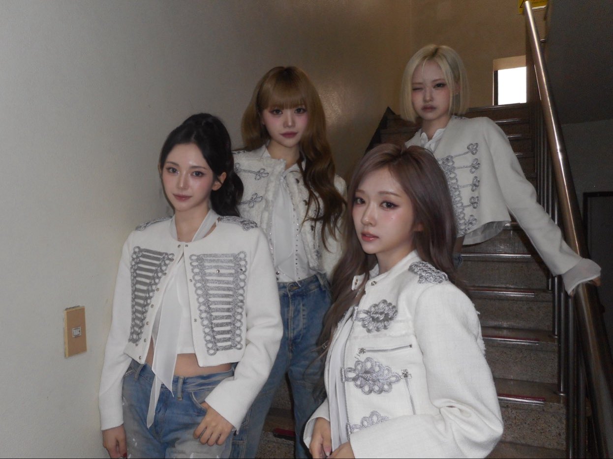 그룹 메이딘 단체 사진