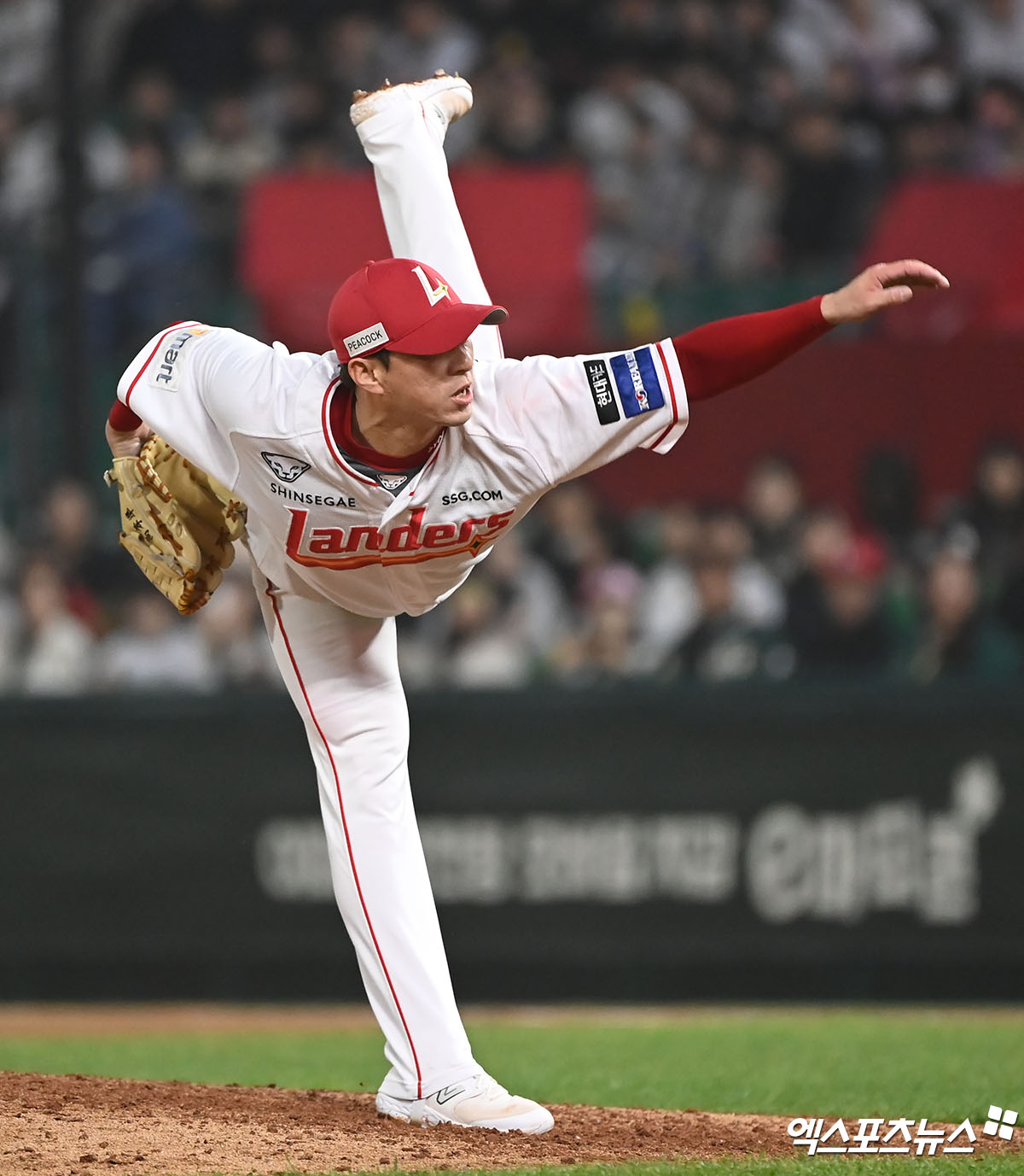 소속팀 없이 개인 운동을 소화하던 베테랑 좌완투수 고효준이 18일 KBO 퓨처스리그 시민구단 울산 웨일즈에 입단했다. 울산 웨일즈는 풍부한 경험과 노하우를 갖춘 고효준이 불펜 운영의 안정감을 더해줄 것으로 기대한다. 고효준의 SSG 시절 모습. 엑스포츠뉴스 DB