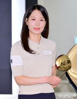 김자영 '반짝이는 프레스티지오14를 들고'[포토]