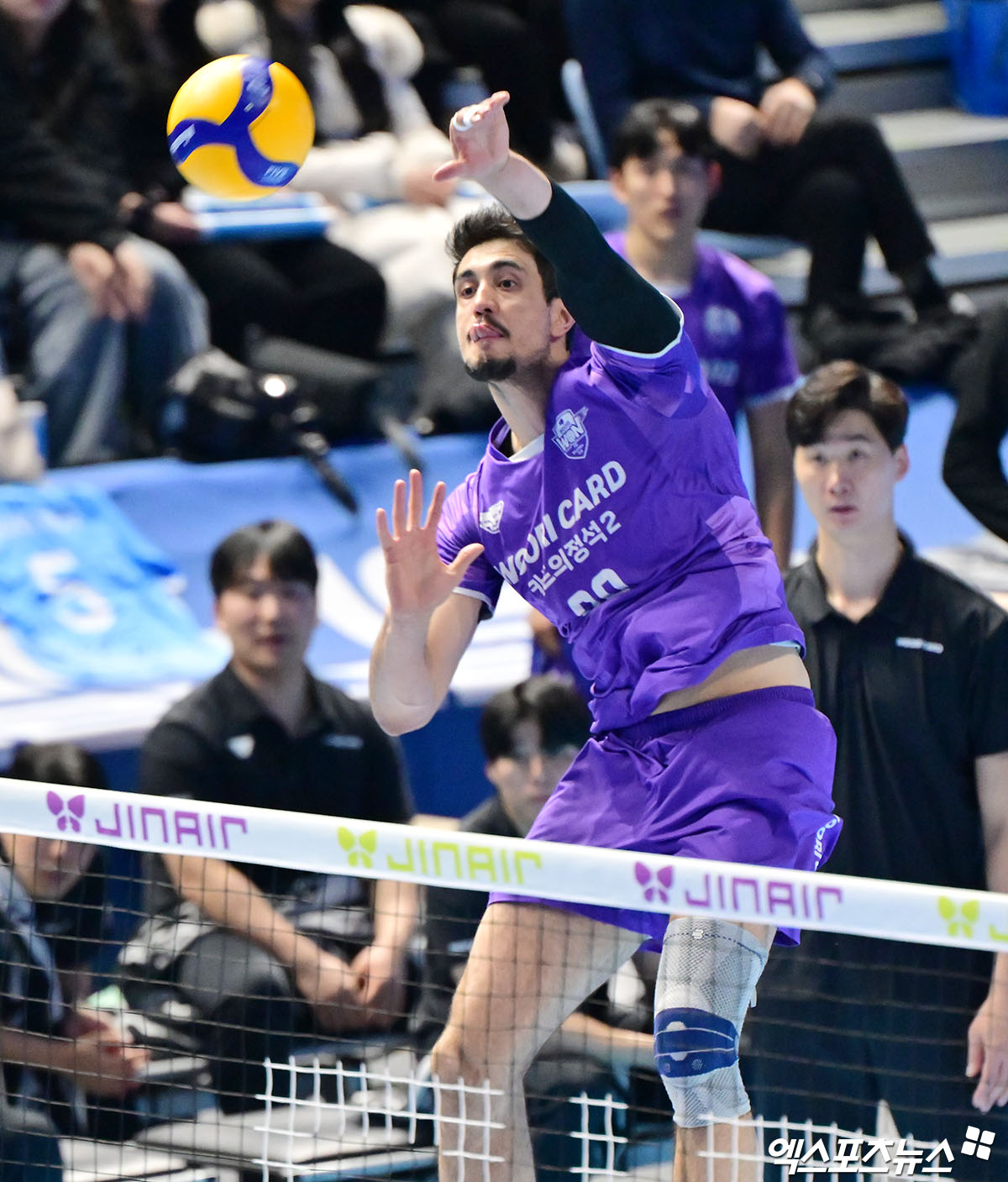 남자 프로배구 우리카드의 외국인 선수 아라우조가 19일 한국배구연맹이 발표한 진에어 2025-2026 V리그 6라운드 MVP에 선정됐다. 사진 엑스포츠뉴스 DB