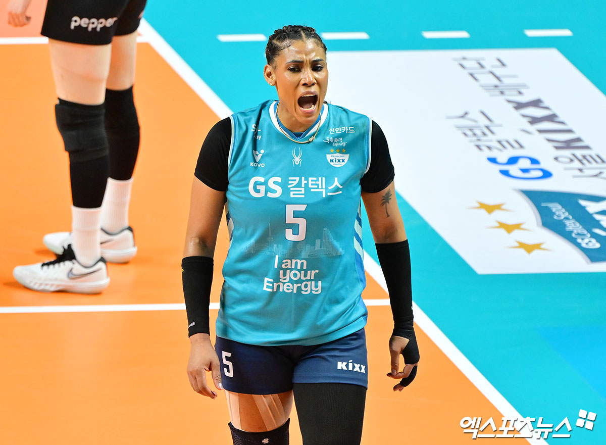 여자 프로배구 GS칼텍스의 외국인 선수 실바가 19일 한국배구연맹이 발표한 진에어 2025-2026 V리그 6라운드 MVP에 선정됐다. 사진 엑스포츠뉴스 DB